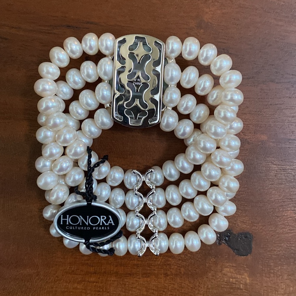 Honora Pearl Bracelet - Picture 4 of 4